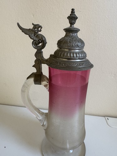 Antik bierkrug mit rotem - antik, glas