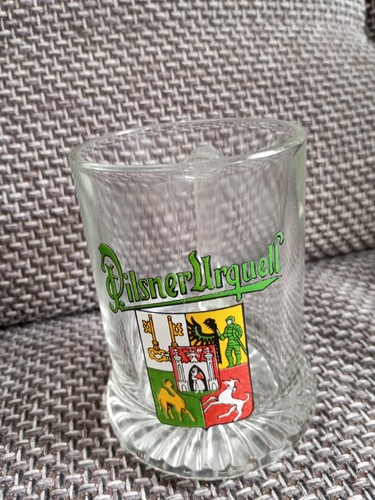 Altes pilsner urquell - urquell, bierglas